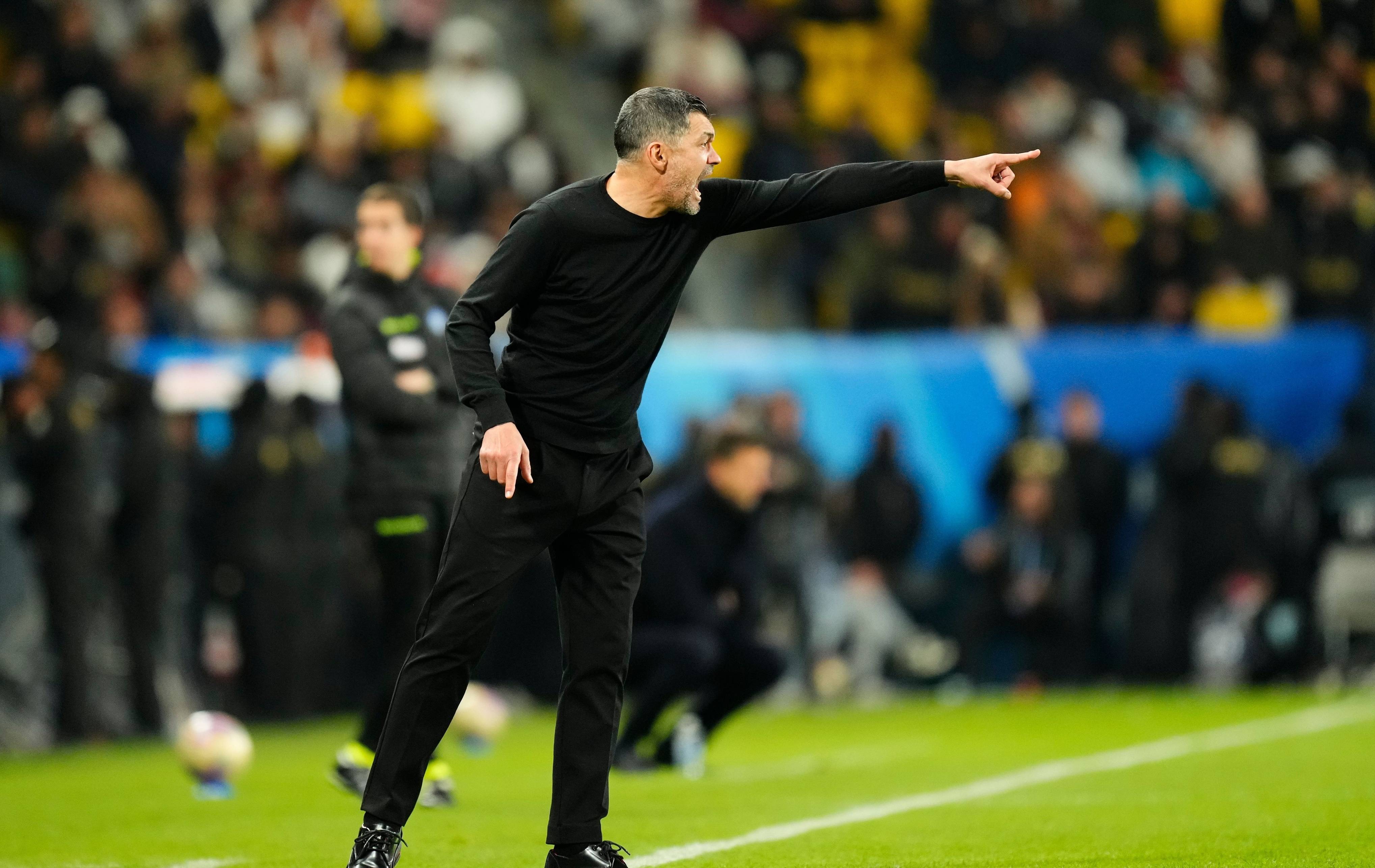 包含皇家马德里官方宣布球队换帅决定,球迷担忧的词条 包含皇家马德里官方宣布球队换帅决定,球迷担忧的词条