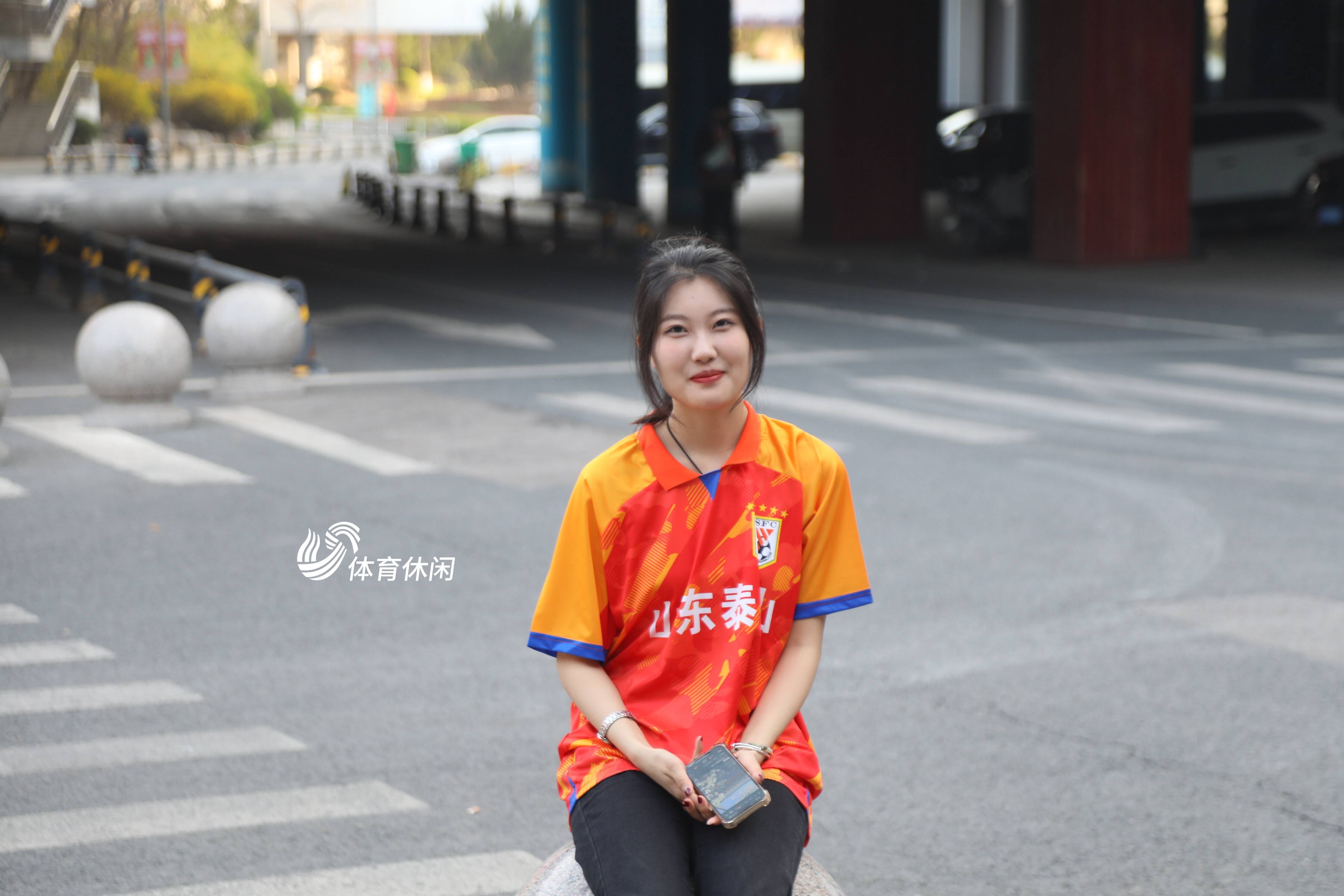 包含对决进行时，现场加油声助威不断，全情投入的词条