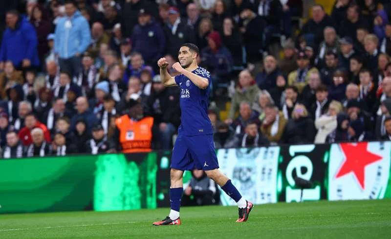 包含柏林联队主场逆转，实现惊险胜利的词条