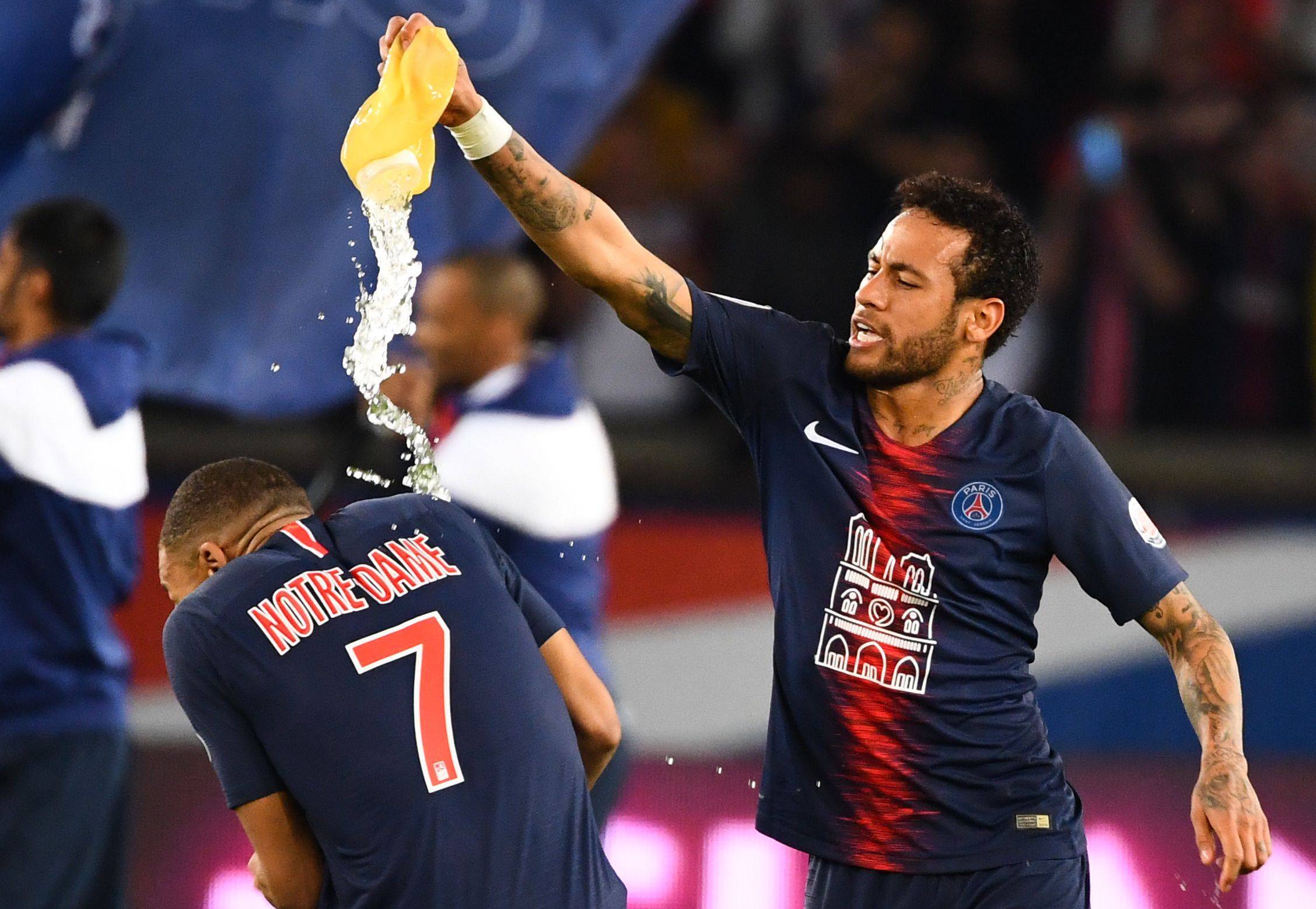 爱游戏登录-包含里昂客场战平亚眯，稳定在积分榜中的词条