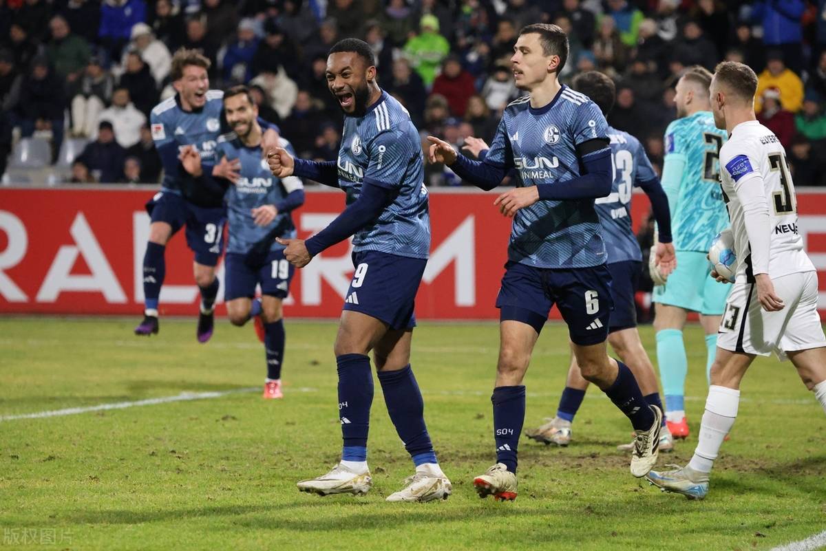 包含汉堡联队再次遭逢失利,保级形势日趋严峻的词条 包含汉堡联队再次遭逢失利,保级形势日趋严峻的词条