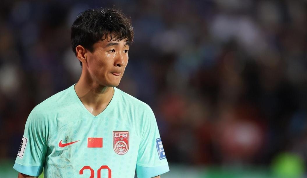 卡尔斯鲁厄取得惊险胜利,士气高昂 卡尔斯鲁厄取得惊险胜利,士气高昂