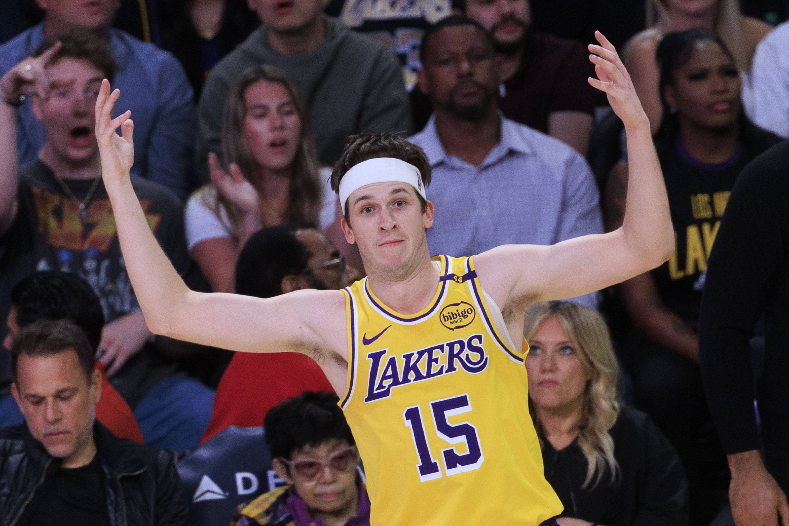 关于湖人后卫防守端刚硬，全队实力占优风头正劲的信息