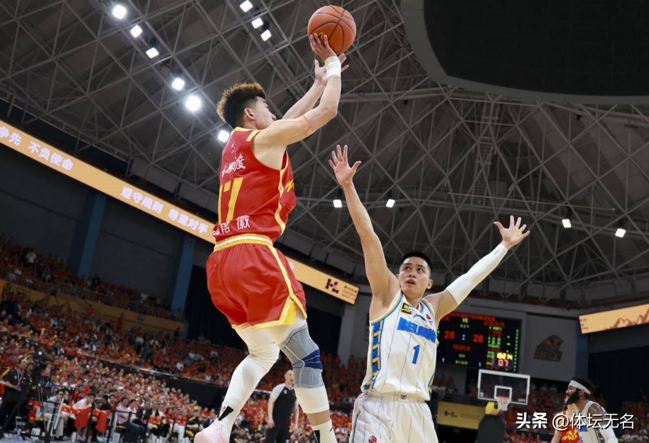 爱游戏官方入口-北京男篮展现强大实力，夺得胜利