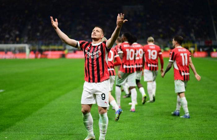 米兰德比:AC米兰客场不敌国米,遭遇失败的简单介绍 米兰德比:AC米兰客场不敌国米,遭遇失败的简单介绍