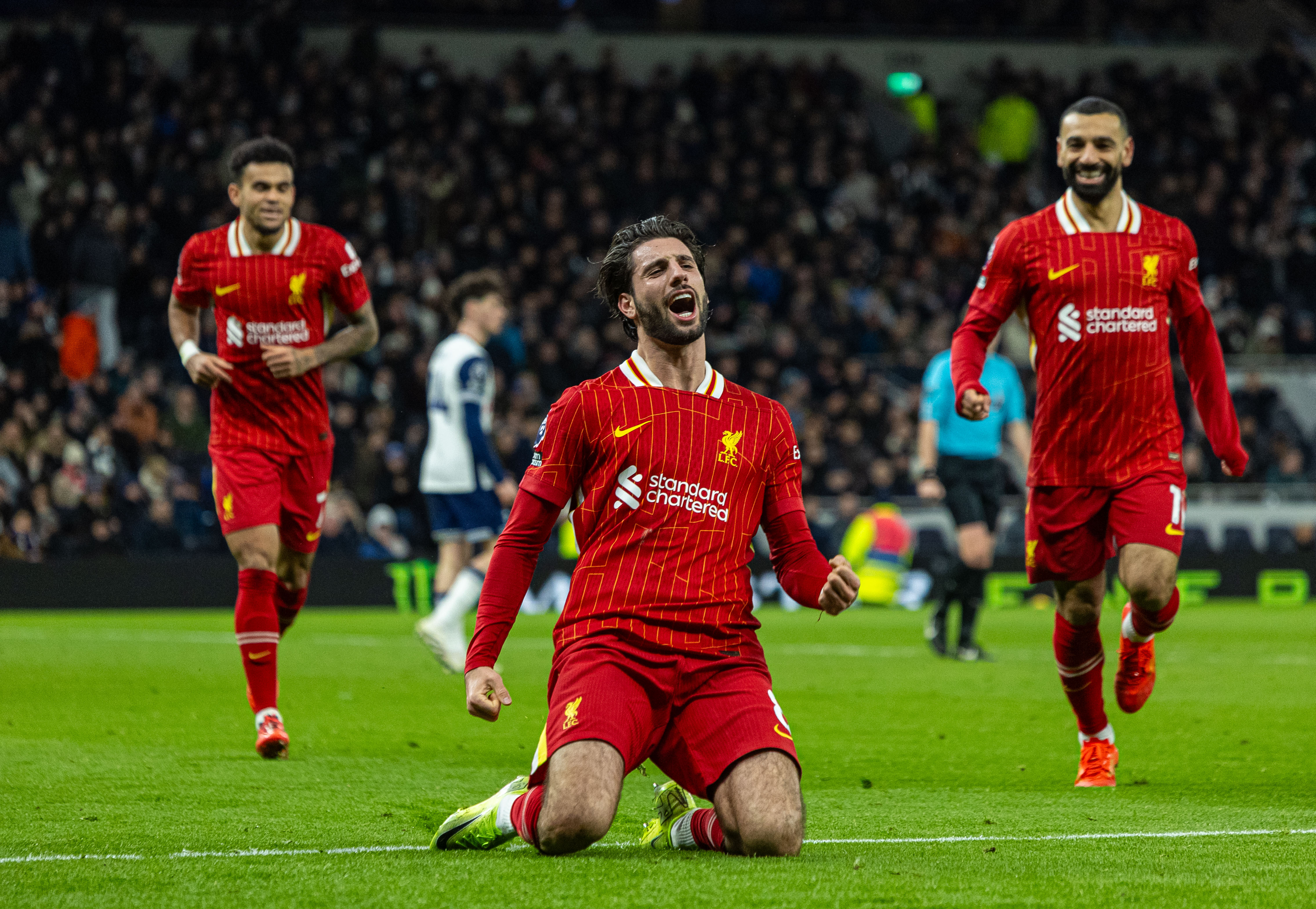 爱游戏中国官网-利物浦击败埃弗顿实现争冠目标