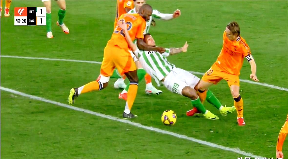 关于皇马客场逆转胜利，开局势如破竹的信息