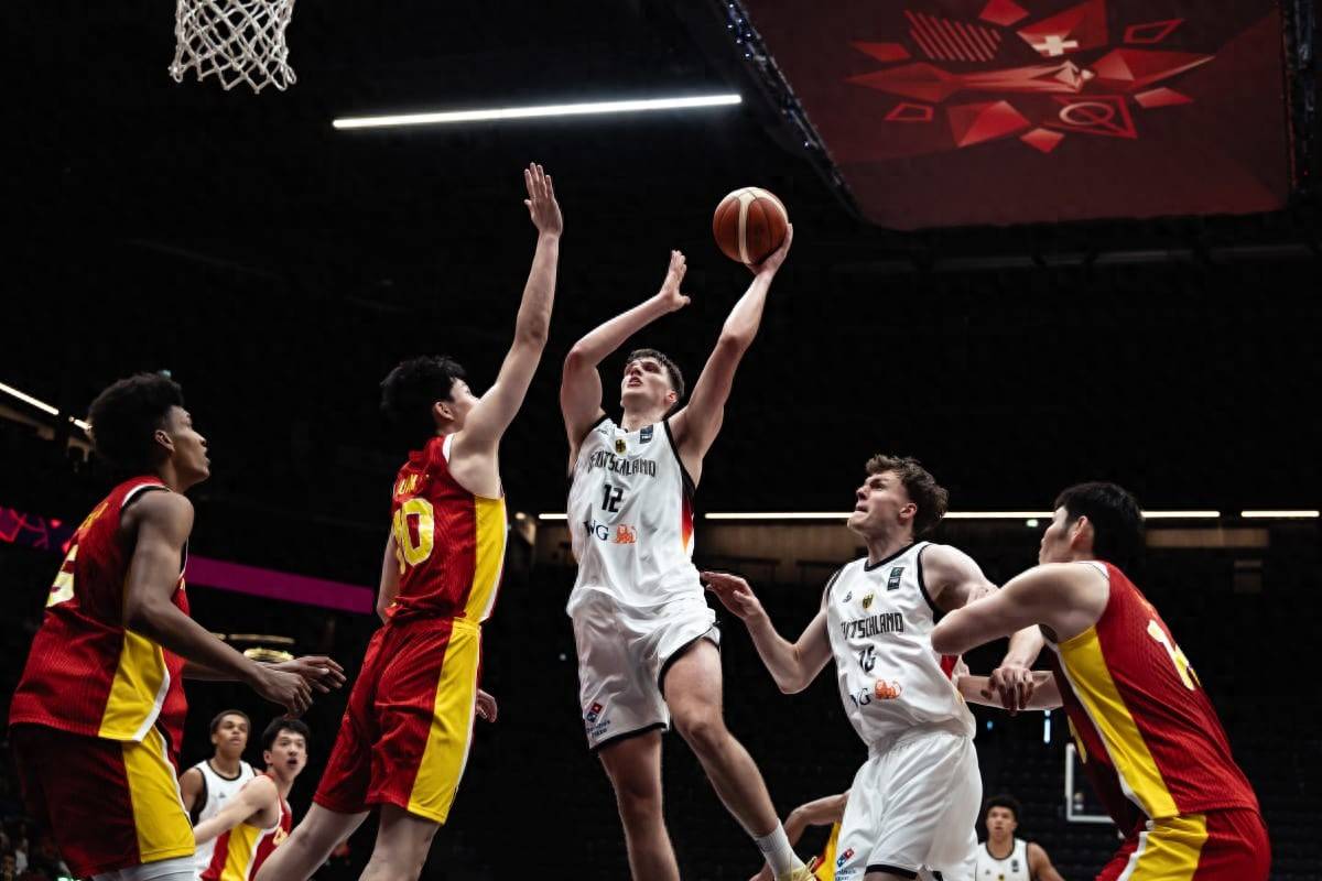 包含充满悬念的篮球大战,精彩纷呈的词条 包含充满悬念的篮球大战,精彩纷呈的词条