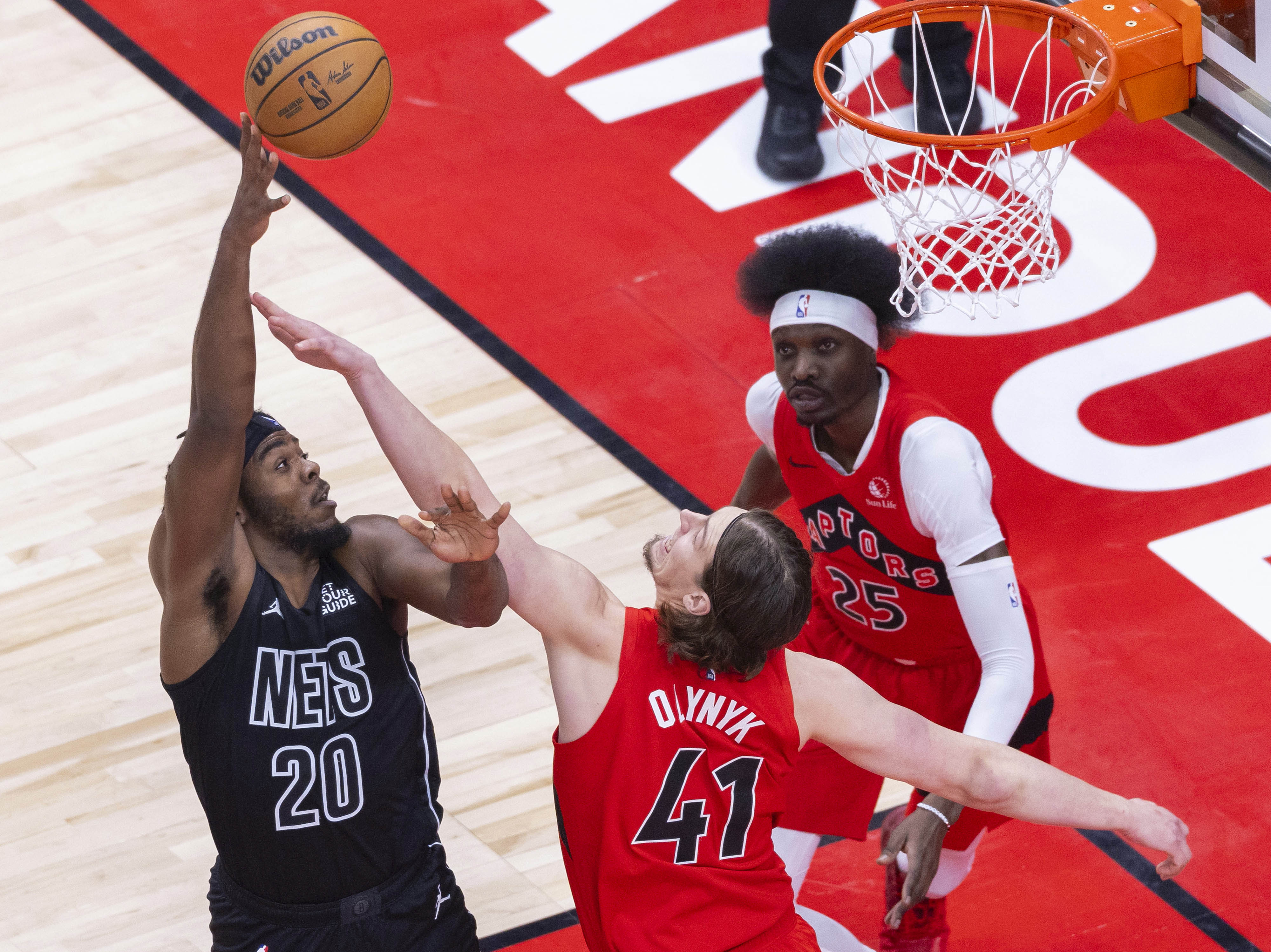 猛龙擒下火箭,客场取得五连胜 猛龙擒下火箭,客场取得五连胜