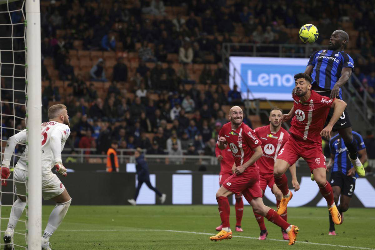 谢菲联客场战胜巴恩斯利，稳步前行的简单介绍