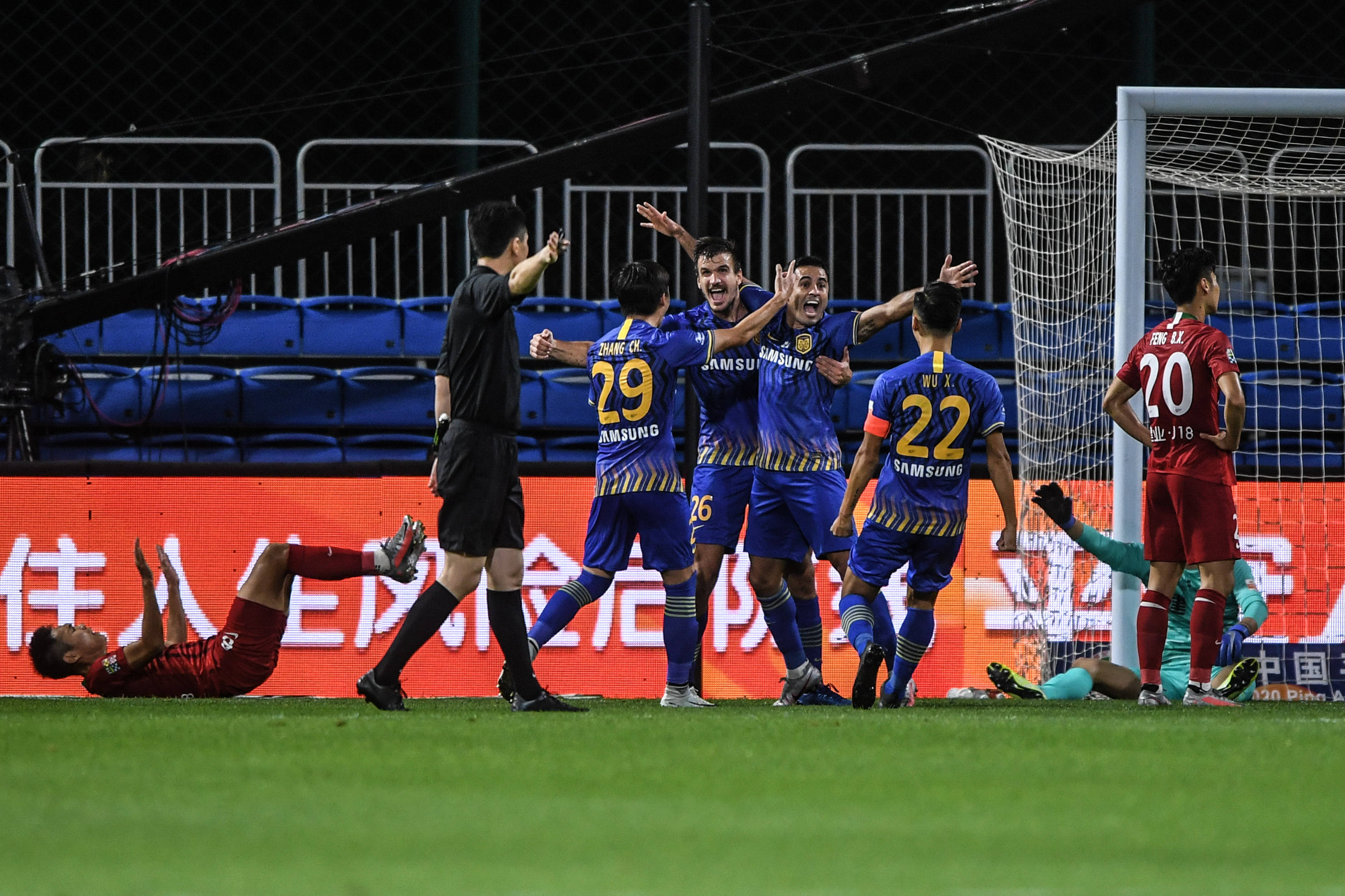 爱游戏网页版-苏宁凭借逆袭，中超战队实力得到升华的简单介绍