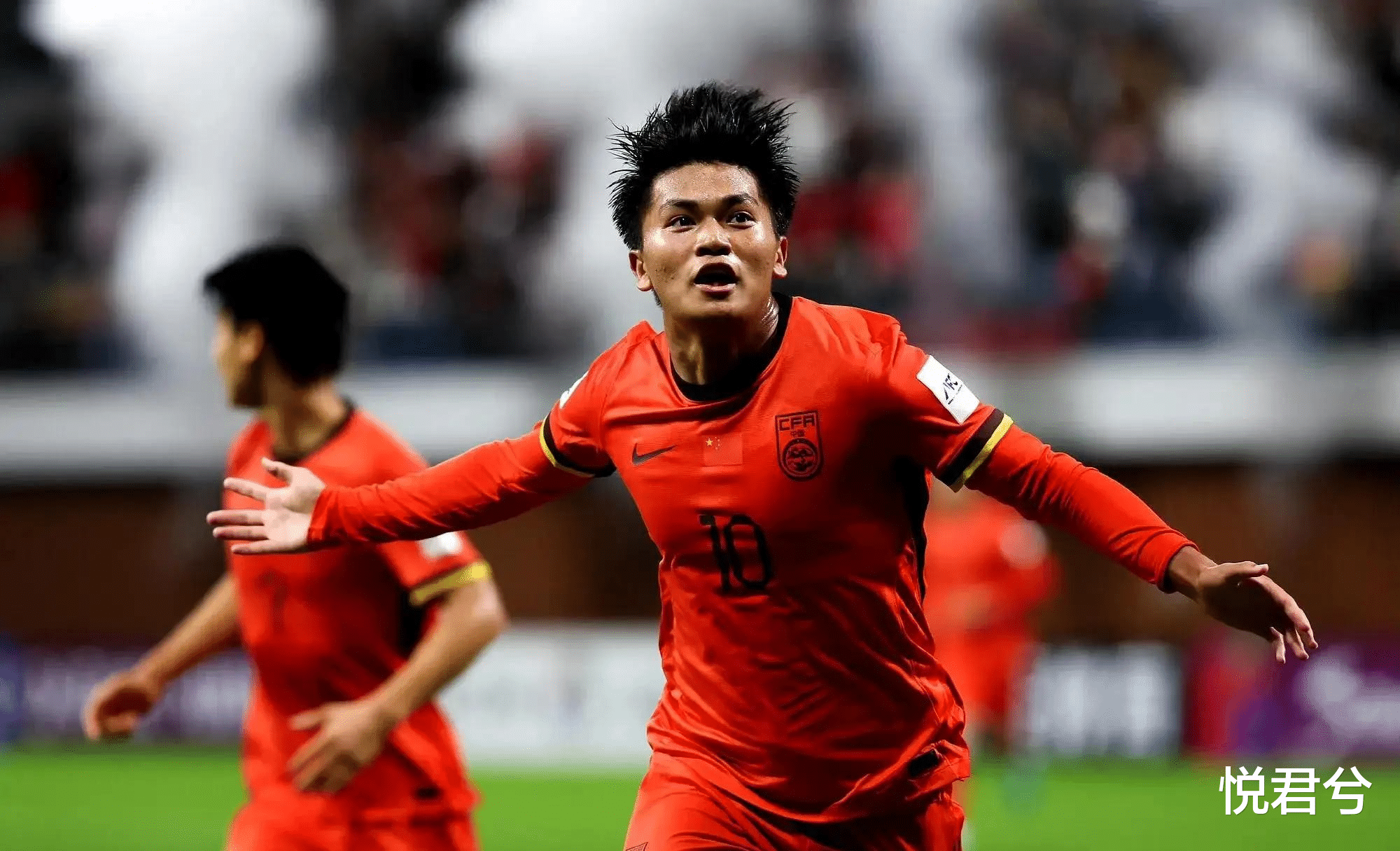 爱游戏官网-中国足球运动员在赛场上体现出众实力