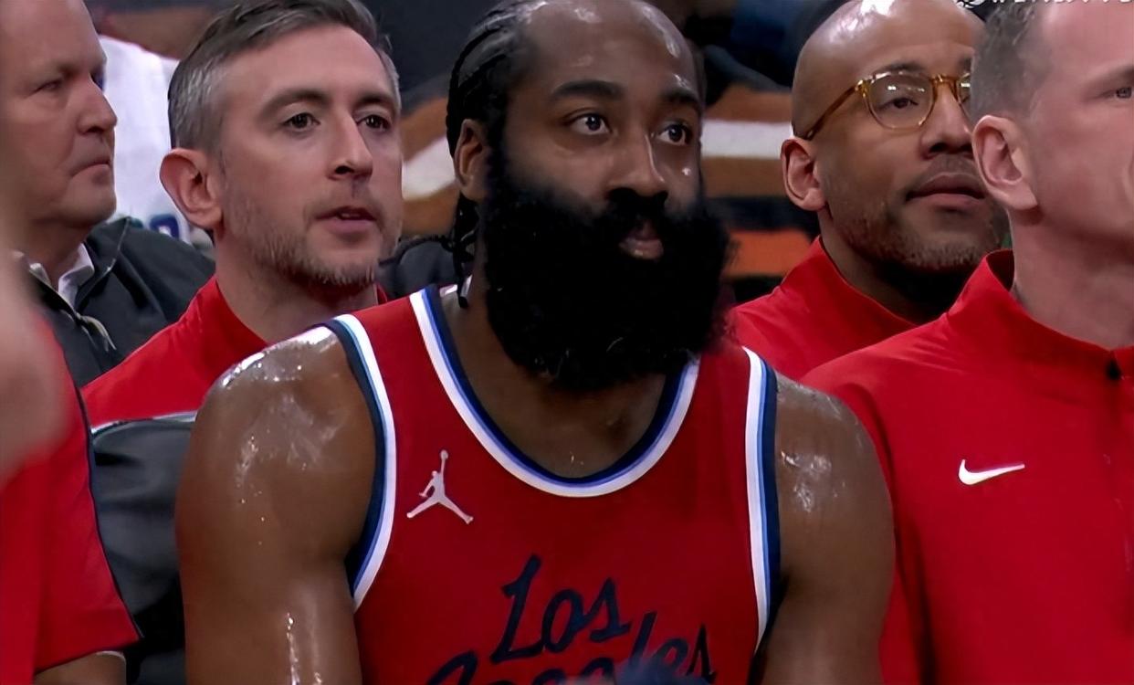 快船队主场劣势明显,无缘晋级下一轮 快船队主场劣势明显,无缘晋级下一轮