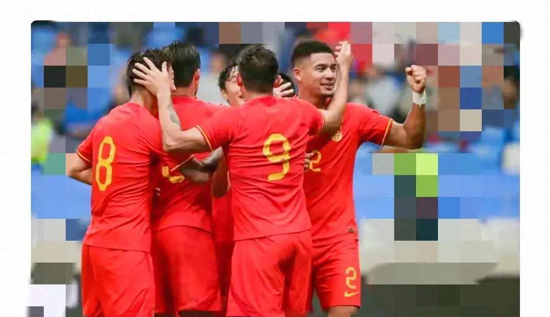 橙队球员不畏强敌，逆转比分赢得胜利的简单介绍