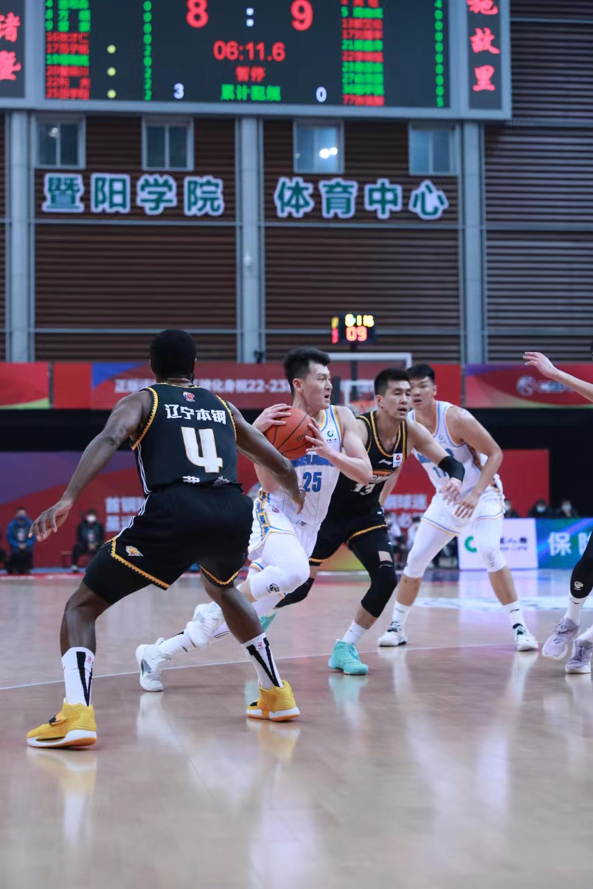 海南队浓墨重彩,轻松击败对手连胜的简单介绍 海南队浓墨重彩,轻松击败对手连胜的简单介绍