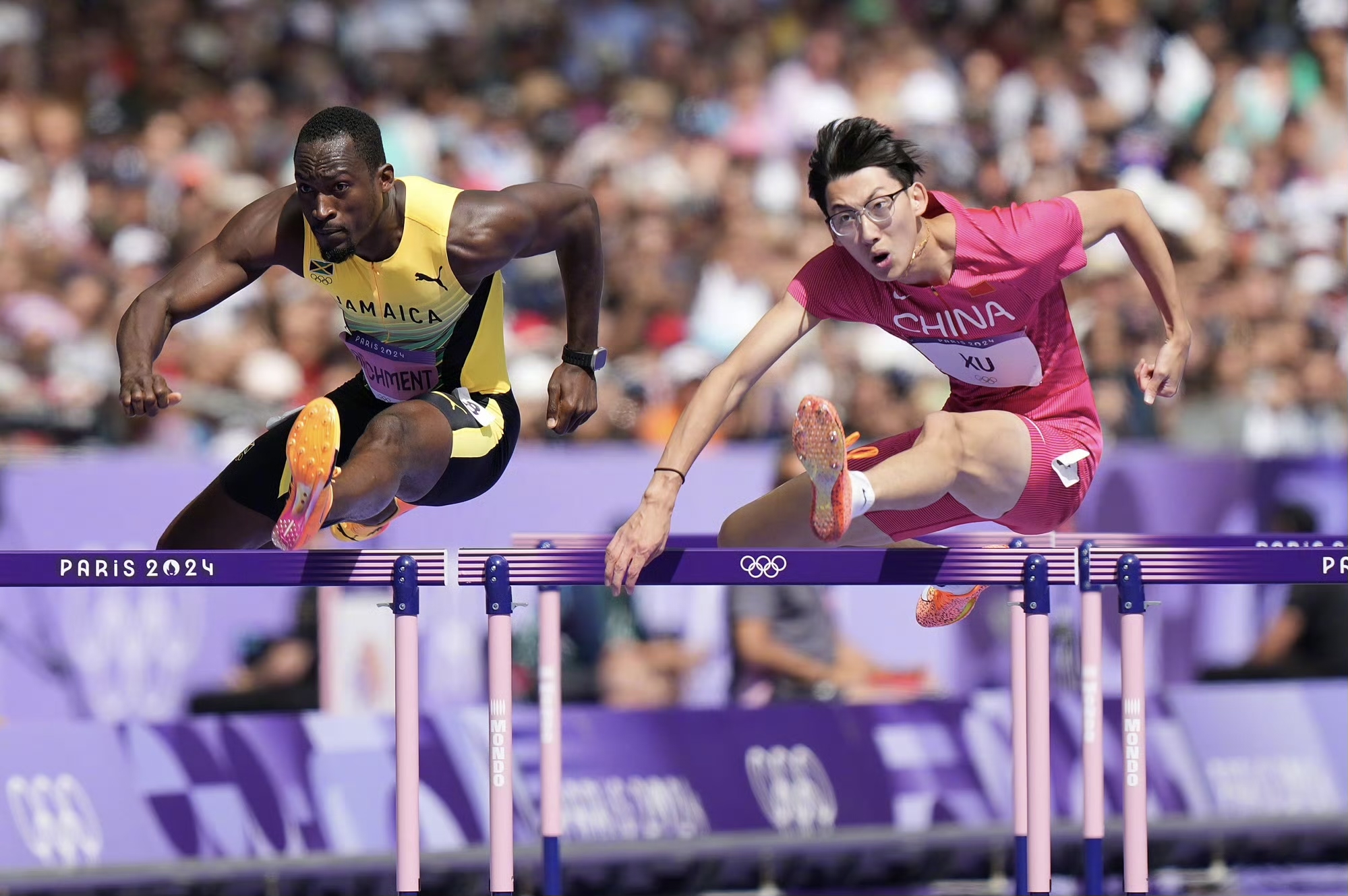 爱游戏app-中国选手在奥运赛场上取得耀眼成绩，引发热议